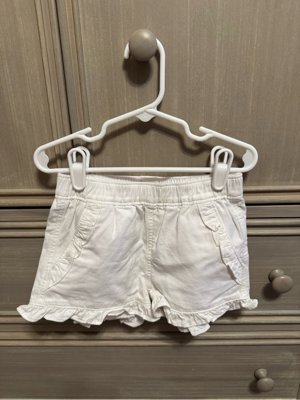 Crewcuts White Ruffle-Trim Pull-On Shorts